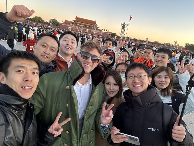 tu4kaiershoudaolezhongguofensidereqingjiedaitupianlaiyuanaiwenkaierdeshejiaopingtai