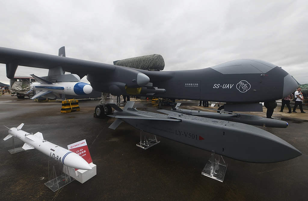 圖3：珠海航展中展出的「九天」重型無人機被譽為「無人航空母機」（圖片來源：視覺中國）